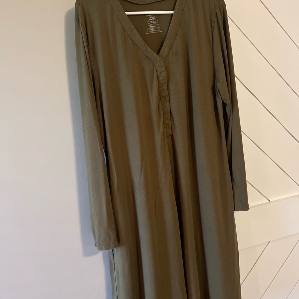 Magnetic Me Nursing Gown
